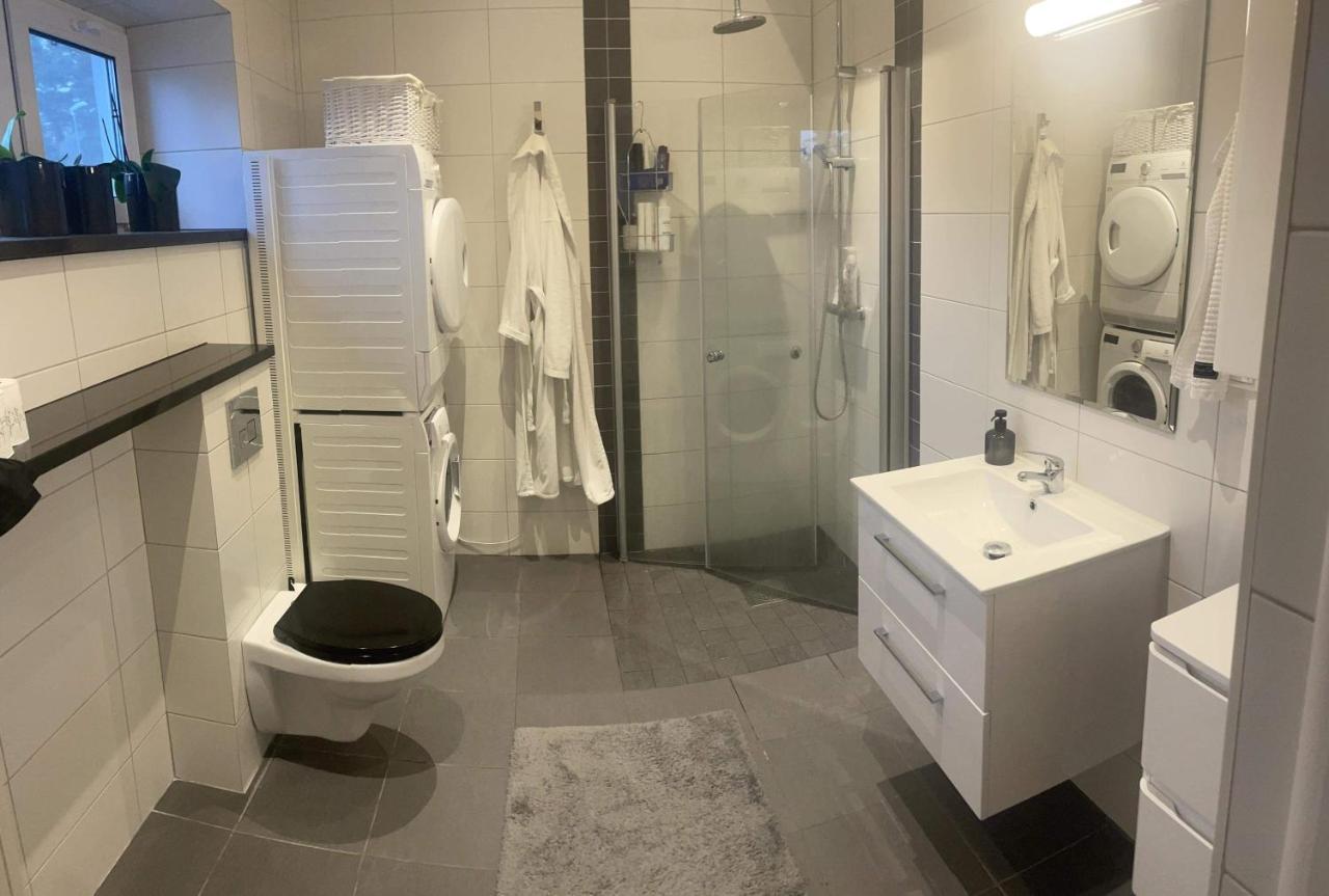Nyrenoverad Lagenhet Åhus Buitenkant foto